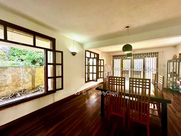 House / Villa - 5 bedrooms - Sodnac - Ref. MA86825VE