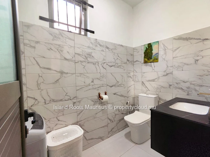 Stunning contemporary 3-bedroom villa in Pereybère – Long-term rental