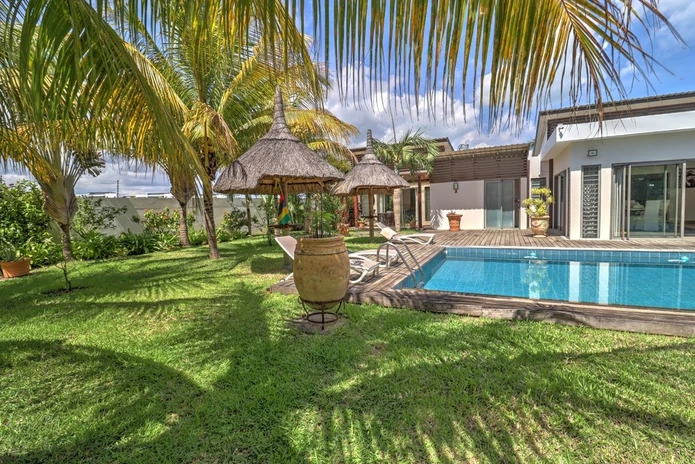 4-bedroom villa + independent studio