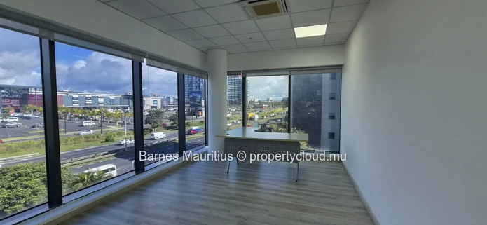 EBENE  -  Spacious office for rent   -  157 sqm