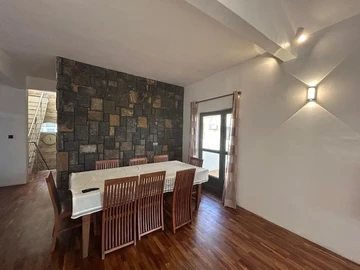 5 Bedroom Villa