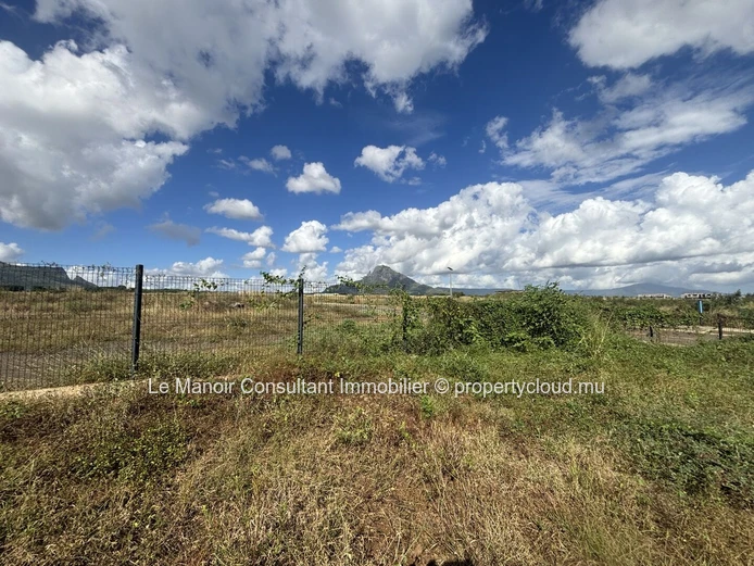 559m² Land for Sale in Flic en Flac Smart City, accessible to foreigners