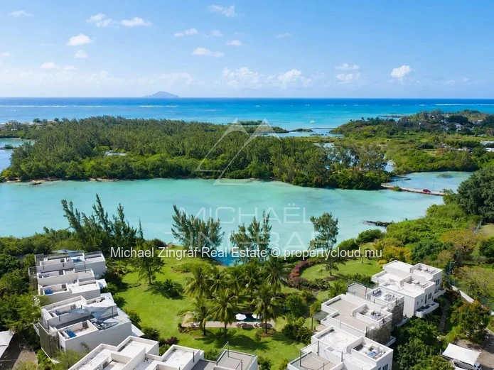 Mauritius - Duplex 3 bedrooms in secure residence in Grand Bay