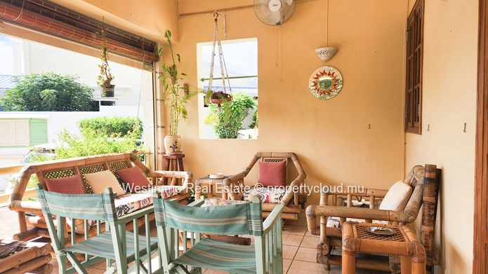 Maison meublée de 150 m² avec piscine à louer à Tamarin