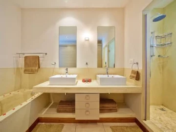 4 Bedroom Apartment