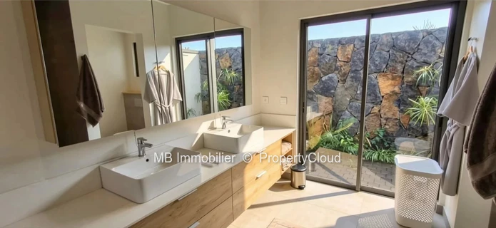 Villa for sale.