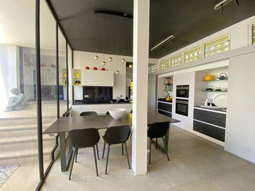 5 Bedroom Villa