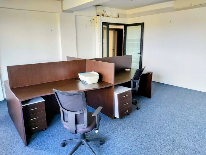 Location de bureaux semi-meublés de 35 m² à Ebène
