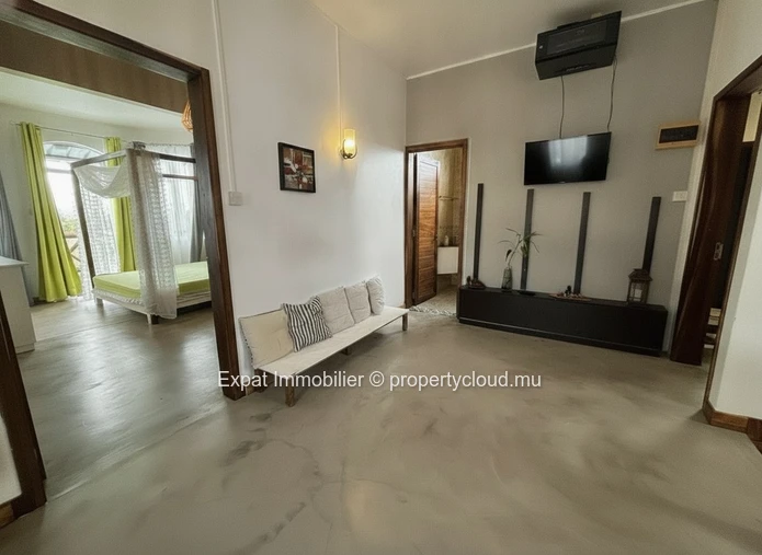 Villa 3 Chambres Avec Piscine, Garage Et Beaux Volumes – Péreybère