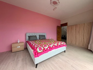 5 Bedroom Villa