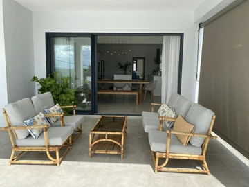 Available from mid-July – 3200 Euros/month