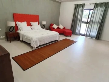 5 Bedroom Villa