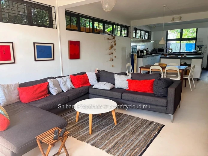 MAISON FAMILIALE À VENDRE – Quatre-Bornes