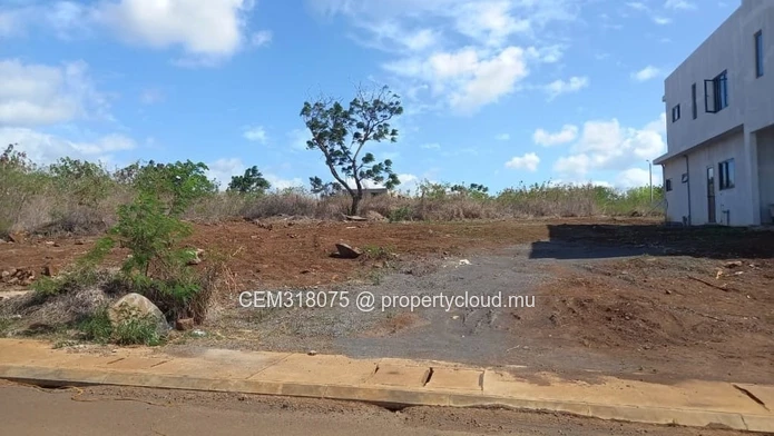 10.06 Perches Residential Land for Sale – Morcellement Serenis, Albion