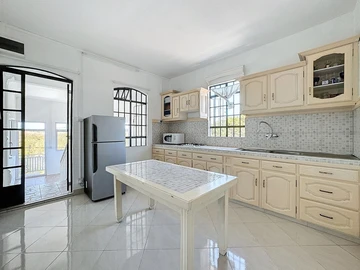 8 Bedroom House