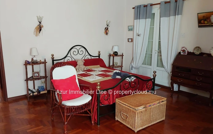 FLOREAL: 4-bedroom house