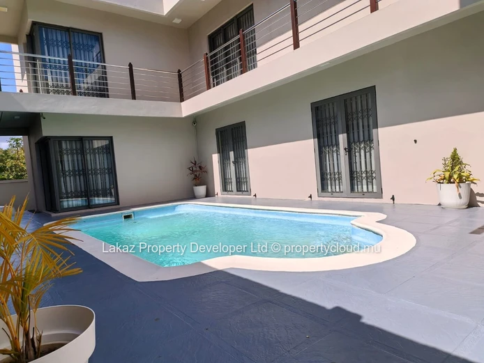 Maison meublée 4 chambres à louer à Trou aux Biches