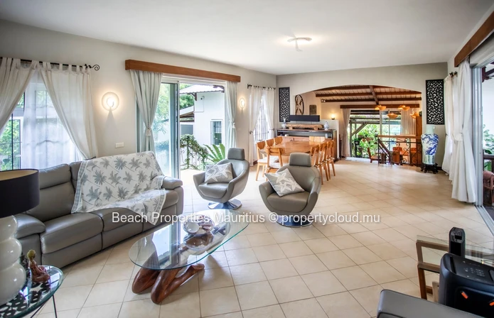 Tropical Family Home in Tamarin