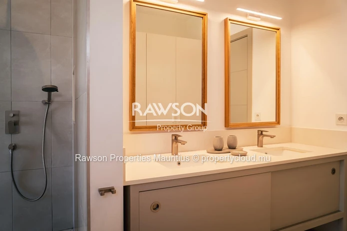 3 Bedroom Beachfront Apartment | Pool And Garden | Poste Lafayette | Lease Hold