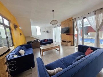 8 Bedroom House