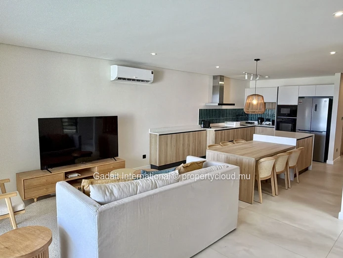 Beachfront Duplex in Black River – with Stunning Ocean Views & Spectacular Sunsets