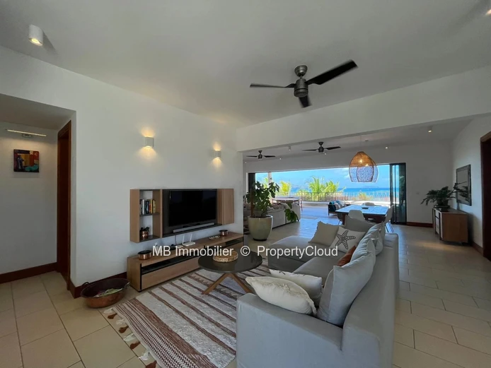 Penthouse with sea view for rent in Cap Malheureux