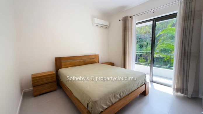 Sea View Spotlight