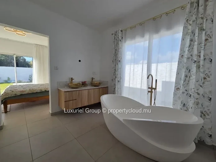 Brand-New Villa for Rent in Petit Raffray