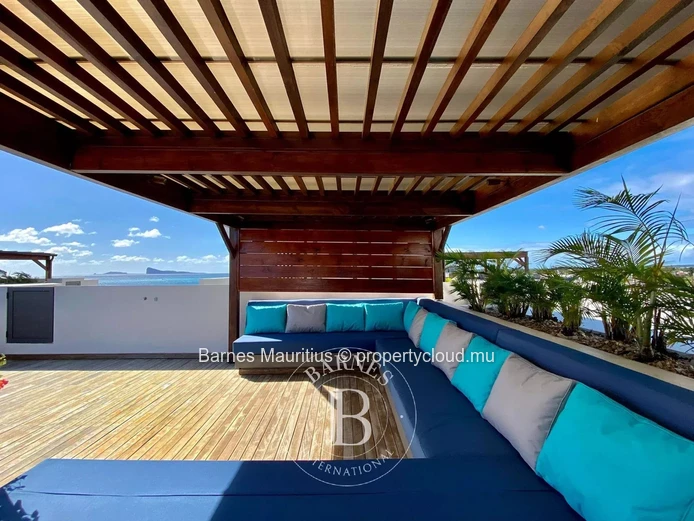 POINTE AUX CANONNIERS - Penthouse with lagoon view - 3 bedrooms