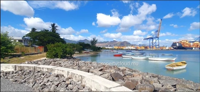 Propriété de Bord de Mer 36.37 Perches à Vendre – Baie du Tombeau 