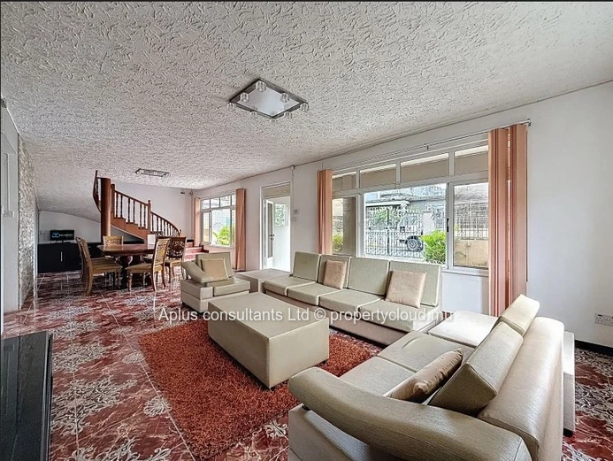 4BR Furnished Rose Hill Home — Retro Tiles, Balcony & Parking