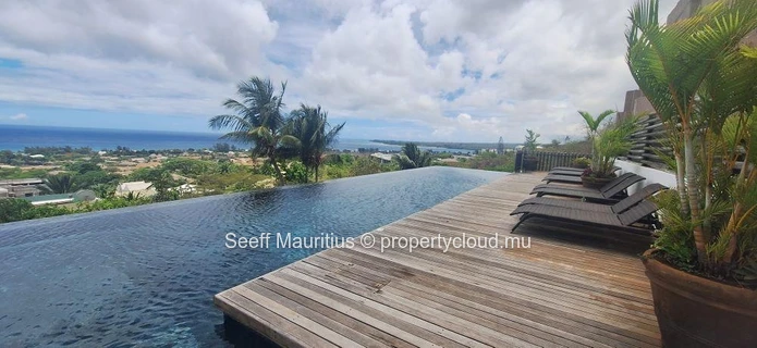 Penthouse en duplex avec vue panoramique sur la mer