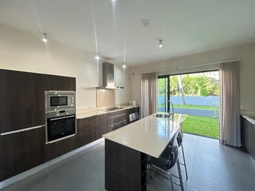 4 Bedroom Villa