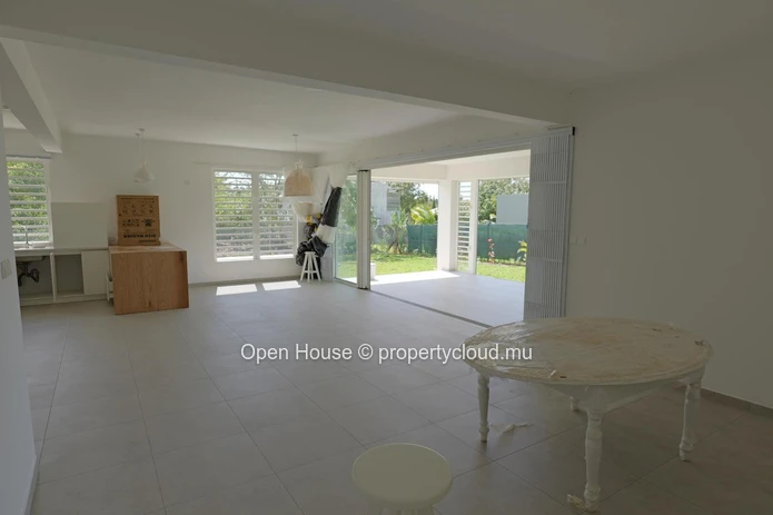 Furnished villa for rent in Forbach, 320m², 5 bedrooms, private pool, accessible to foreigners, rental with or withou...