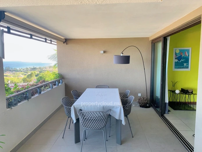 Tamarin for sale and accessible to foreigners, luxury 3 bedroom apartment with a small private swimming pool, garage ...