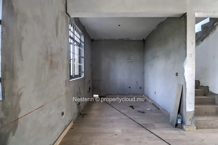 Modern duplex villa with 3 bedrooms close to amenities.