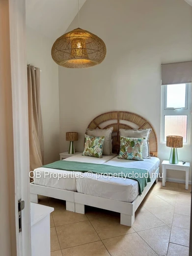 Charmant Penthouse avec Terrasse Privative au Cœur de Bain Bœuf