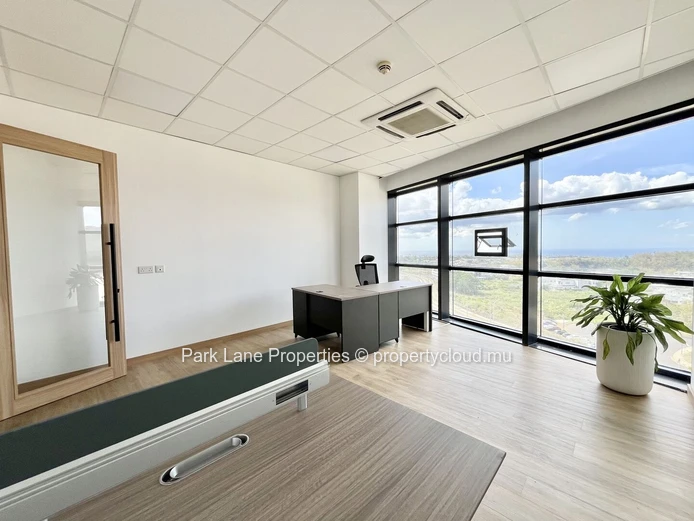 All-Inclusive Private Office: Perfect for Teams of Up to 15 pax !