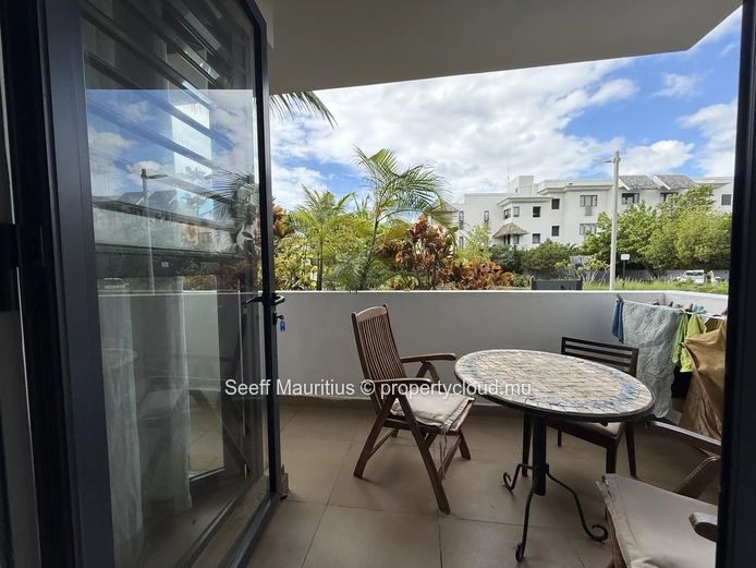 Élégant Appartement Rez-de-Jardin 2,5 Chambres avec Jardin Privatif – Azuri 