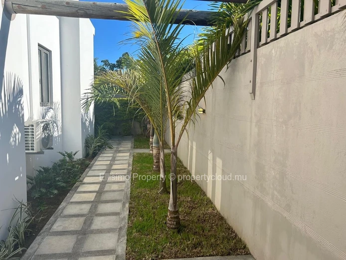 Stunning 3-Bedroom Villa for Rent in a Secure Gated Residence