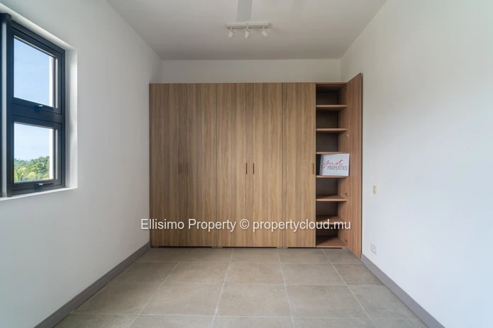 Penthouse Spacieux avec Piscine Privative