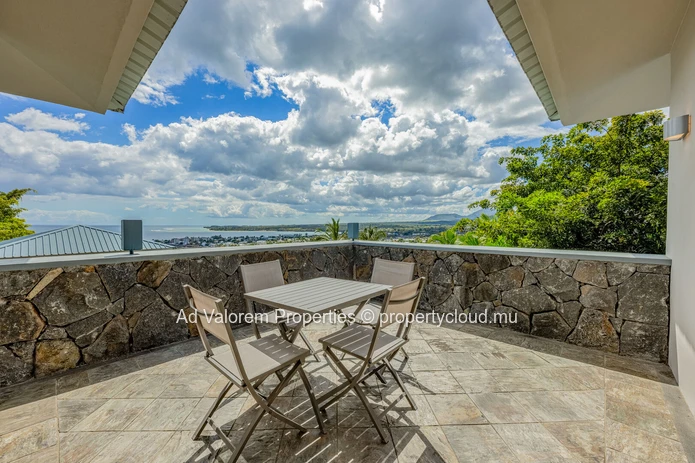 House for sale in Tamarin