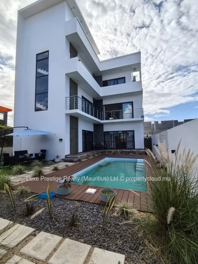 Studio meublé à Grand Baie – À pied de Super U | Toutes charges incluses