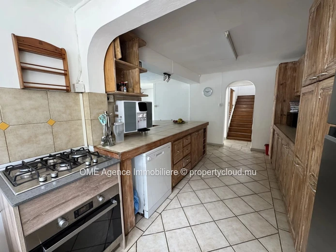 Superbe maison familiale de 4 chambres à Rivière Noire