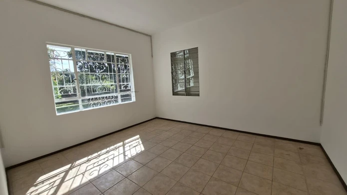 Office for rent in Quatre-Bornes - Well situated