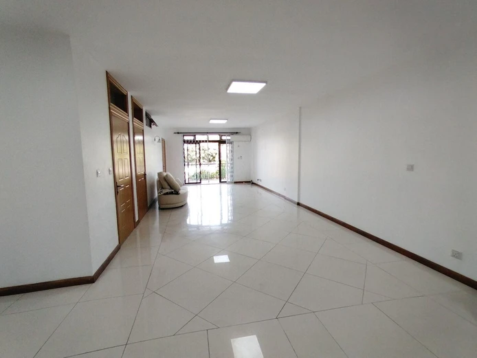 Apartment in Quatre Bornes - Easy access for your daily routines.