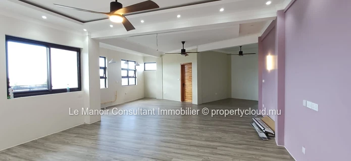3-bedroom apartments, including one en-suite, furnished and equipped, with elevator.