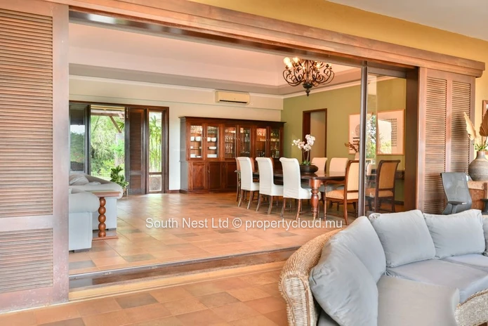 Villa de Luxe d'Exception à Tamarin | Domaine Golfique Privé & Art de Vivre Exclusif