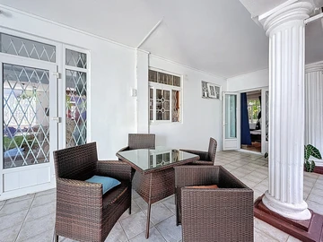 6 Bedroom House