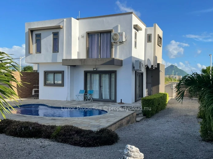 3-Bedroom Villa for Sale in Ruisseau Palmyre
